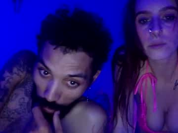 couple My Sexy Wet Pussy Cam On Chaturbate with croxfox