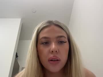 girl My Sexy Wet Pussy Cam On Chaturbate with emabluee2